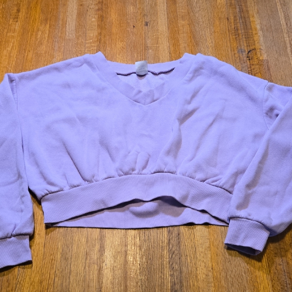 No Boundaries Women Medium Lavender V-Neck Crop Top‎ Pullover Sweatershirt